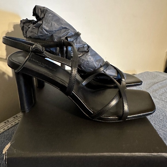 NIB BR 3 inch Strappy sandals - Picture 10 of 12